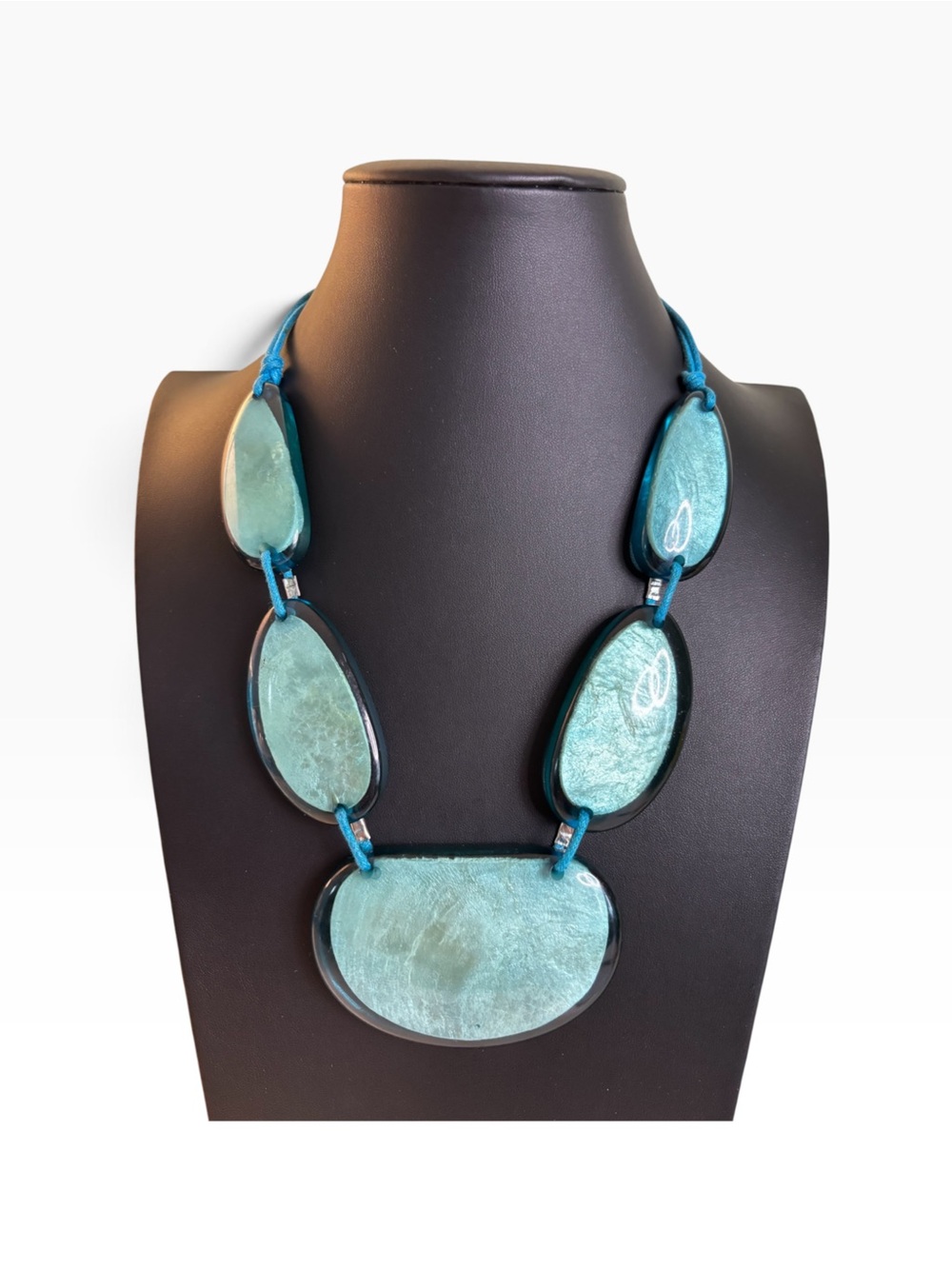 Vtg Resin Teal Pebble Statement Necklace.